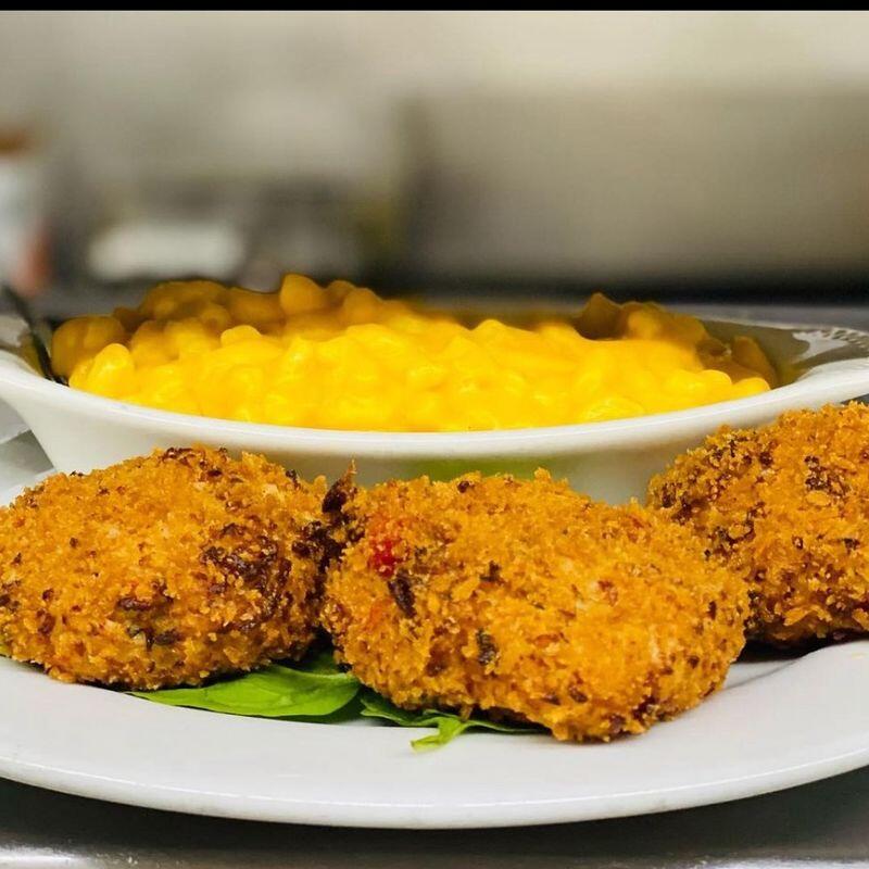 Crabcakes with Mac and Cheese