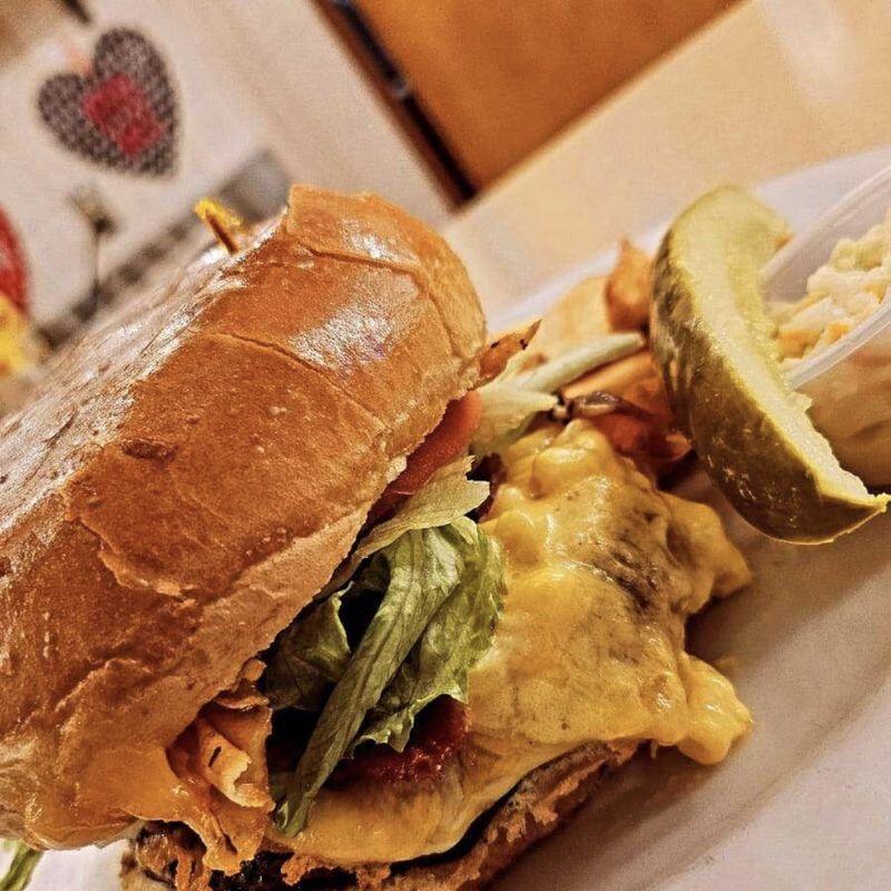 Bacon Mac and Cheese Burger